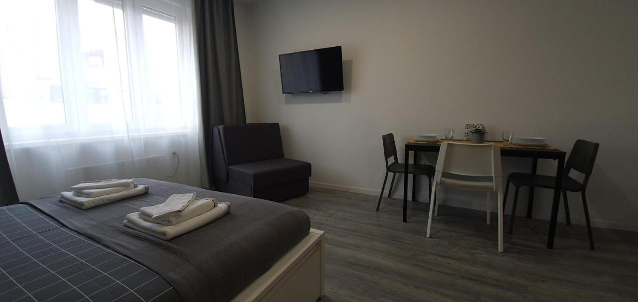 Apartmani Karlo 자그레브 외부 사진